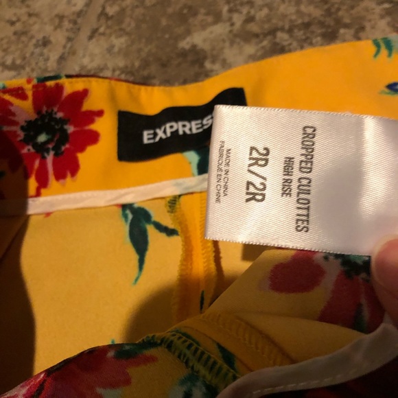 Express yellow/red flower print cropped high rise culottes - Picture 4 of 5